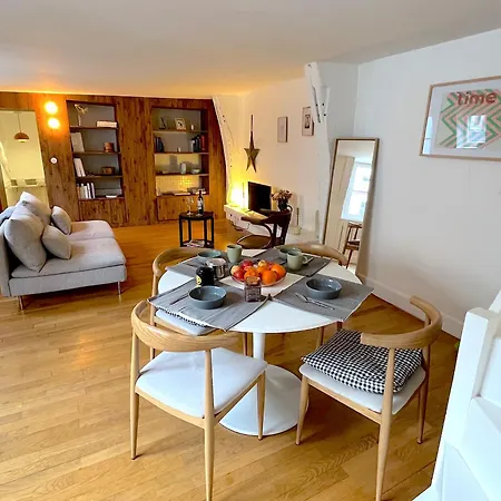 Le Penthouse Des Victoires Apartment *